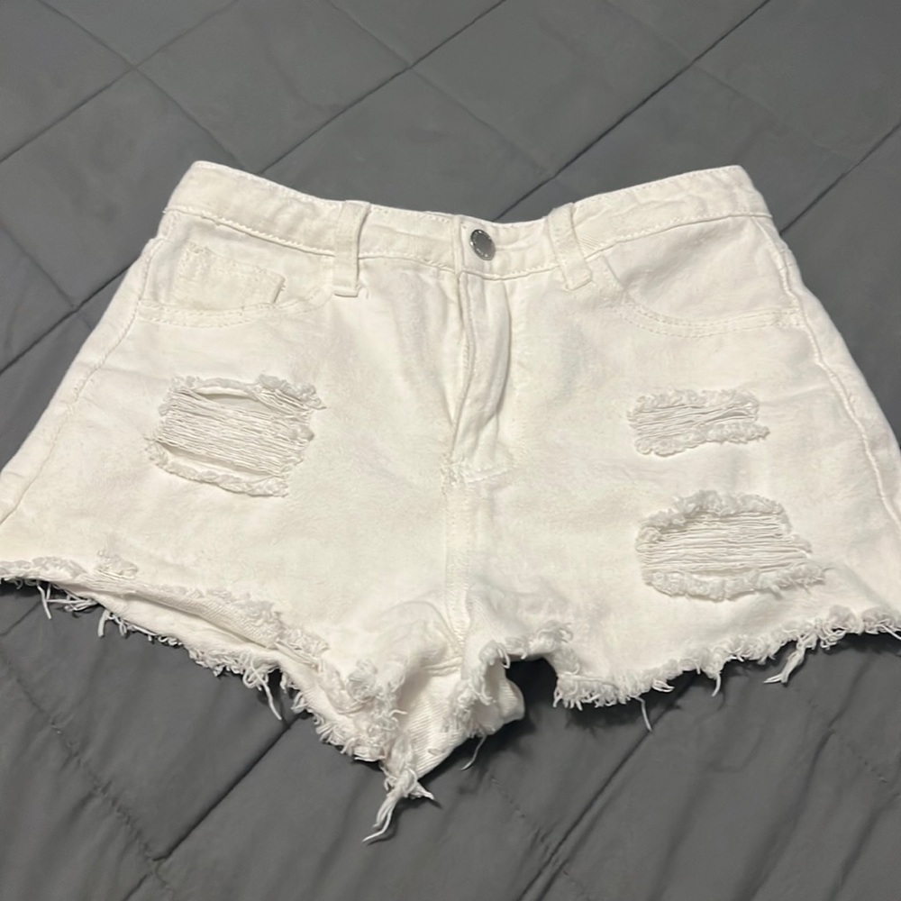 Jean shorts super cute and don’t ride up
